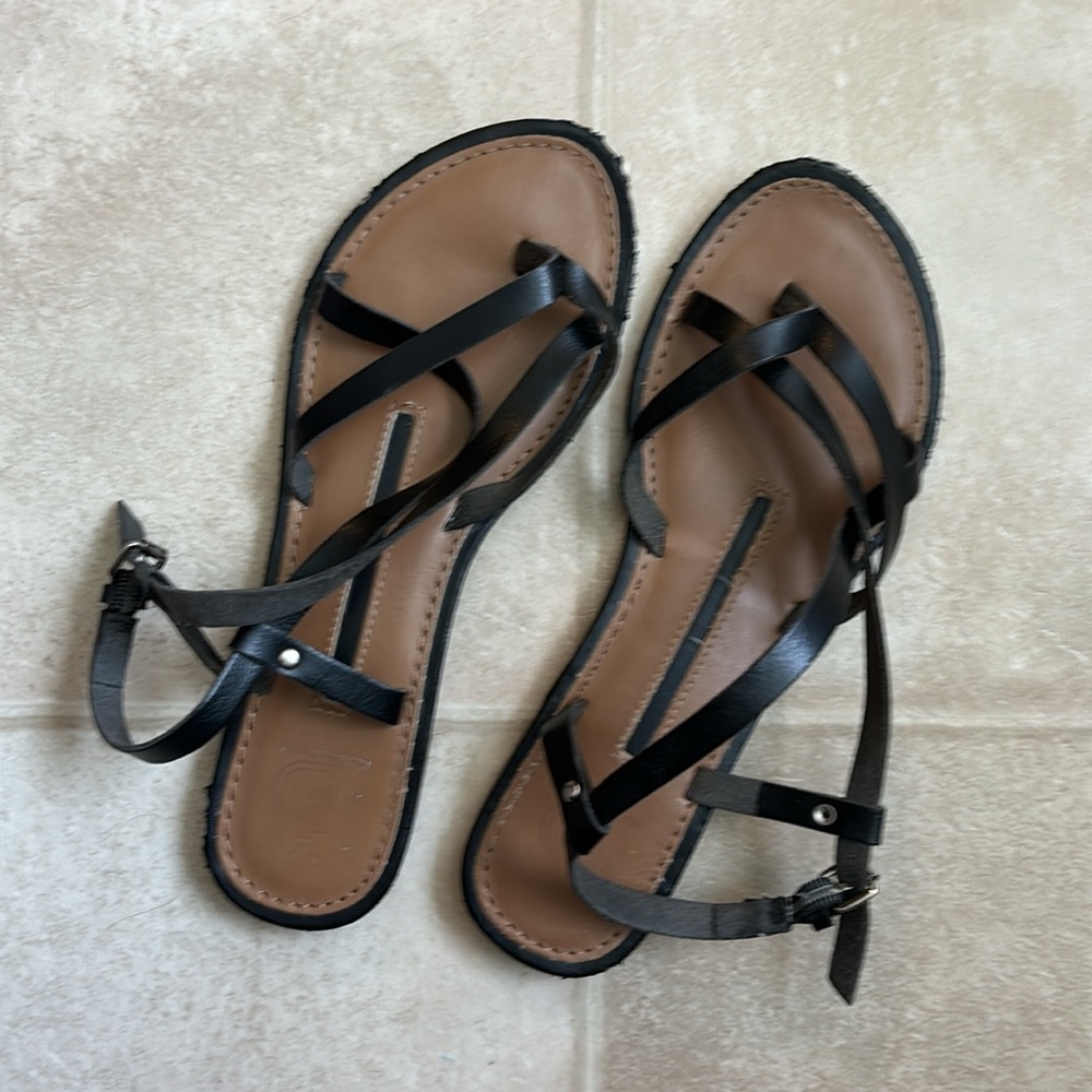 New Directions sandals - Picture 2 of 5